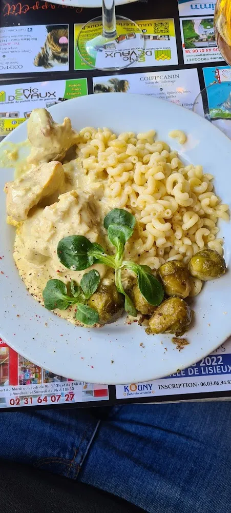 Curry de Volaille Avec Coquillettes Et Choux de Bruxelles